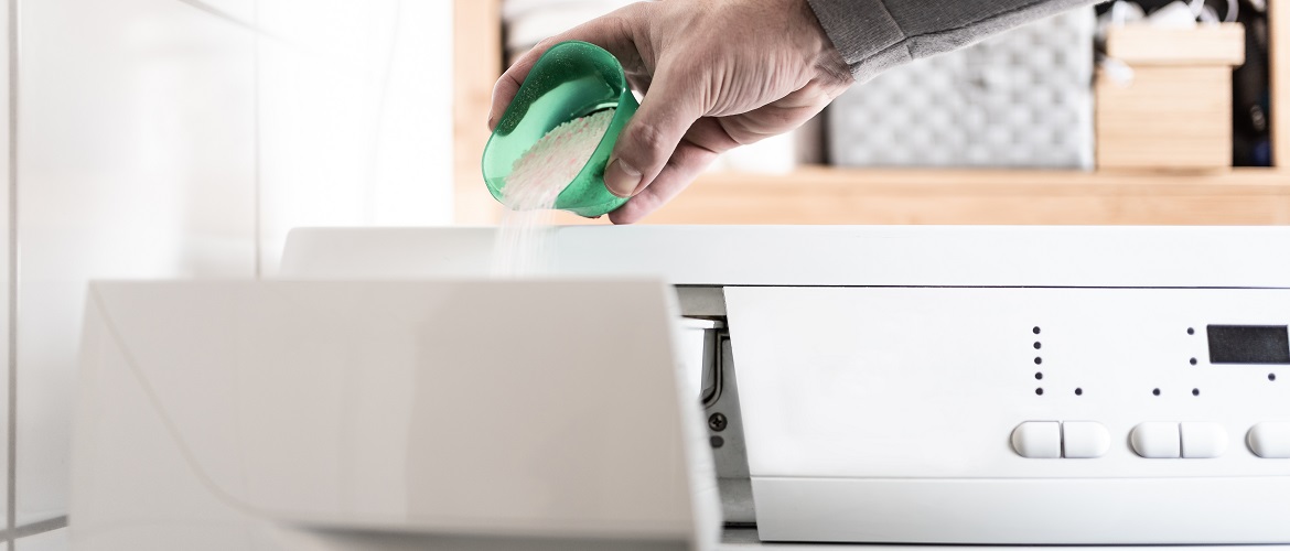 Как правильно стирать пуховик в стиральной машине: советы и рекомендации